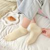 Calcetines cortos de confinamiento para mujer, a la moda en Corea del Sur, tubo corto fino, algodón peinado para mujer, corte holgado, calcetines de confinamiento para curling