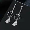 Brincos de Argola Simples com Corrente Longa Estilo Coreano Pingente de Borboleta Joias para Mulheres Fofos e Elegantes Brincos de Metal Exclusivamente para Vendas Transfronteiriças