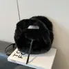 Bolsas de Pelúcia Transfronteiriças, Bolsas de Mão de Nicho para Mulheres, Novas Bolsas de Ombro e Transversais Peludas Quentes para Outono e Inverno