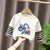 Camiseta de Algodão Puro de Manga Longa Infantil para Primavera e Outono, Nova Camiseta Estilosa com Desenho para Meninos, Camiseta Tendência Versátil para Bebês Meninos