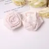 Fofo estilo leve de primavera creme renda flor de rosa botões DIY presilha lateral elástico de cabelo adorno de cabeça sapatos chapéus roupas acessórios de flor