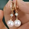 Brincos Barrocos Mais Vendidos de Cao Shi, Brincos da Moda e Versáteis de Pérola de Imitação e Zircônia, Acessórios Elegantes e Delicados com um Toque de Luxo