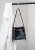 Bolso Cubo de Piel Genuina, Bolso Cubo de Mano para Mujer Estilo Nuevo, Diseño de Moda y Versátil para el Trabajo, Bolso Cruzado de Nicho