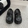 Zapatos Perforados de Estilo Coreano con Tachuelas de Estrella Nuevos de Verano para Mujer, de Suela Gruesa, que Aumentan la Altura, de Moda, Versátiles, Zuecos Slip-On