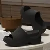 Zapatillas Gruesas de Suela de 7.0cm EVA Sensación Suave Frescas para Mujer Verano Aumentan la Altura Exterior Playa Interior Hogar Celebridad de Internet Moda