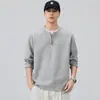 Camiseta de manga larga para hombre modelo nuevo 2026, top de otoño e invierno con media cremallera, sudadera de dos piezas simuladas para hombre, ropa casual holgada para hombre