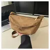 Bolsas versátiles casuales de nicho para otoño e invierno, bolsos de hombro de moda trendy diarios estilo coreano, nuevos para el otoño y el invierno 2026, transfronterizos