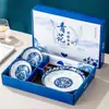 Porcelana Azul y Blanca Bajo Esmalte Estilo Chino Regalo para el Hogar Tazón y Palillos de Año Nuevo Estilo Chino Juego Plato Cuchara Vajilla de Jingdezhen
