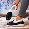 Zapatos de algodón cortos de felpa cálidos con suela plana redonda para pedal, estilo perezoso, moda versátil con temperamento, talla grande para mujer, comercio exterior