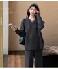Elegante Roupa de Maternidade para Grávidas, Nova Moda Outono/Inverno 2026 Suéter Macio e Calça de Cintura Alta para Primavera/Outono