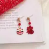 Pendientes de Clip de León Rojo para Mujeres Sin Perforaciones, Nuevo Estilo Popular 2025, Lujo de Alta Gama, Pendientes Únicos de Otoño e Invierno para Mujeres