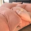 Peluche de conejo de grano de trigo funda de edredón de terciopelo de leche de invierno de cuatro piezas color sólido coral terciopelo cama de tres piezas sábana funda de edredón