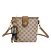 Bolso Cubo Vintage de Gama Alta para Mujer, Bolso de Hombro/Cruzado de Moda y Versátil con Colgante, Nuevo Bolso de Lujo de Nicho 2026