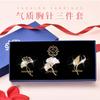 Broche com Toque de Luxo, Luxo Leve, Nicho, Alta Qualidade, Anti-Exposição, Broche de Flor Tulipa para Ternos, Presente de Aniversário para Meninas