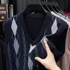 Nuevo chaleco de lana para hombre, otoño e invierno, ajuste holgado casual, en stock, jersey de mezcla, adecuado para padres de mediana edad, camisa base al por mayor