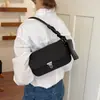 Bolso de Hombro Individual de Lujo Ligero de Gama Alta para Debajo del Brazo 2026 Nuevo Bolso Cruzado para el Trabajo de Mujer Bolso Baguette Retro Exquisito Súper Popular