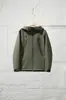 Jaqueta corta-vento masculina macia com capuz, funcional e à prova de três elementos para uso externo, quente e forrada com fleece, corte ajustado 13383