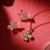 Juego de joyería con diseño de flor de ciruelo, collar vintage de nicho, lujo ligero, simple y elegante, collar de alta gama, hermoso, exquisito, collar versátil
