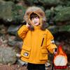Jaqueta com Forro de Fleece para Meninos Outono e Inverno 2025 Nova Estilosa Impermeável Parka Infantil Casaco de Inverno com Gola Grande de Pelo para Meninos