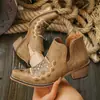 Botines cortos de tacón medio con punta cuadrada bordados en stock primavera 2026 comercio exterior estilo británico retro talla grande botas western para mujer Amazon