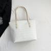 Bolso Cruzado Nuevo de Gran Capacidad con Relieve de Moda para Estudiantes Femeninas Moda 20 Bolso de Hombro Tote Tendencia 23