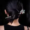 Nueva Horquilla Metálica con Forma de Serpiente para Mujer Verano Bolas Adorno para el Cabello Simple Todo Fósforo Adorno para la Cabeza