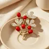Flores como brocado ramo broche de perlas prendedor de solapa prendedor de hebilla de alta gama broche anti-exposición hebilla para pañuelo de seda