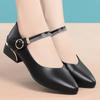 Sapatos de dança femininos primavera e outono 2022 para meia-idade e idosos Sapatos de fivela femininos Sapatos de mãe rasos Sapatos de couro macio Sola macia Sapatos de couro confortáveis