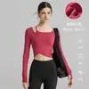 Novidade Outono e Inverno 2026 Roupas de Yoga Femininas Tops Esportivos com Bojo para Corrida ao Ar Livre Pilates Fitness Tops Femininos de Manga Longa