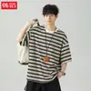 Camiseta Curta Texturizada Solta Estilo Japonês Personalizada para Homens, Camisa Casual Listrada Color Block de Verão