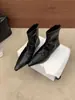 []2026 Otoño/Invierno Nuevas Botines de Tobillo de Punta Cuadrada con Tacón Bajo Estilo Europeo y Americano con Cremallera Trasera Botas para Mujer Botas de Moda