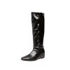 Botas versátiles de ante retro de estilo coreano con punta~Aumento interno de altura de 5 cm, tacón ultraligero, puntera cuadrada minimalista, cremallera trasera, botines ajustados
