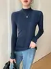 Camiseta Básica de Punto de Cachemir Ajustada Adelgazante de Color Sólido Todo-partido de Cuello Semi-alto de Gama Alta sin Costuras