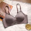 Sujetador de Mujer W83 con Tiras de Gel de Sensación Nude Sin Costuras, Taza Delgada, Sin Aros, Cómodo, Push-Up, Soporte Lateral para el Pecho