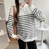 En stock Conjunto de Vestido de Otoño para Mujeres Embarazadas 2024 Nuevo Conjunto de Dos Piezas para Mujeres Embarazadas: Sudadera de Punto Rayada con Capucha y Pantalones Torre