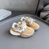 Tênis Feminino 2025 Outono Solado Macio Leve Tênis de Corrida Moda Feminina Versátil Solado Grosso Tênis Forrest Gump
