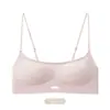 Sutiã feminino sem costura com efeito push-up e levanta seios, anti-queda, faz os seios pequenos parecerem maiores, respirável, com alças finas de glitter e lindo design nas costas