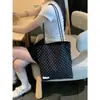 Bolsa de Lona Dupla Face com Bolinhas para Mulheres, Bolsa de Ombro Grande Capacidade para o Dia a Dia, Bolsa Tote para Alunos, Versátil Modelo Novo 2026