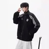 Nueva chaqueta deportiva casual de bloques de color para hombre, adecuada para primavera y otoño, con mangas raglán, diseño a rayas, cuello alto, corte holgado y hombros caídos