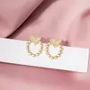 Aretes Dorados Estilo Coreano Estilo Ins para Mujer, Aretes Geométricos de Corazón y Perla, Aretes Versátiles Elegantes para Mujer, Venta al por Mayor de Fabricantes