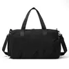 Bolsa de viaje ultra ligera para viajes cortos al por mayor, bolso de mano portátil de gran capacidad para uso en exteriores, bolso cruzado con separación de húmedo y seco, bolsa para deportes y fitness