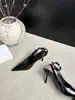 Sapatos Elegantes de Salto Alto Fechados com Bico Fino, Estilo Europeu e Americano, Versáteis, em Branco, Preto e Estampa de Leopardo, para Uso Casual Diário, Feitos de Microfibra