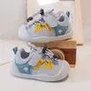 Tênis esportivos para meninos 2026 novo modelo primavera e outono sapatos para meninas sola macia tênis esportivos casuais para bebês sapatos para meninas ao ar livre