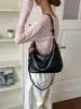 Bolsa tote de grande capacidade para mulheres, adequada para o trajeto diário, bolsa de ombro estilo coreano, moderna e versátil, bolsa de mão para estudantes para a aula