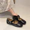 Zapatos planos Mary Jane de nuevo estilo para otoño con punta poco profunda, modernos y versátiles para vestidos, colección 2026