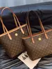 Bolsa Tote de Luxo Leve para Presbiopia Bolsa de Grande Capacidade Feminina 2025 Nova Inverno de Alta Qualidade para Comutação Bolsa de Axila Bolsa de Ombro