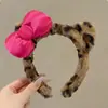 Linda diadema de felpa de dibujos animados para lavarse la cara para mujer, accesorio para el cabello de otoño e invierno, diadema de corona alta, antideslizante, pinza para el cabello que no se cae