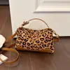 Bolsa casual de nicho para mulheres, novidade do início do outono de 2026, bolsa transversal vintage de cor sólida, bolsa de ombro/axila personalizada para o dia a dia