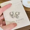 Otoño/Invierno 2026 Estilo Minimalista Sencillo para el Trabajo Pendientes Coreanos Rosa Perla Manta Pendientes de Botón Elegantes para Mujer