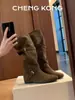 Aumento de Altura de 6 cm ~ Botas Plisadas Estilo Retro Coreano con Punta Redonda y Correa de Hebilla, Botas de Cuero Suave Adelgazantes de Media Pantorrilla para Mujer